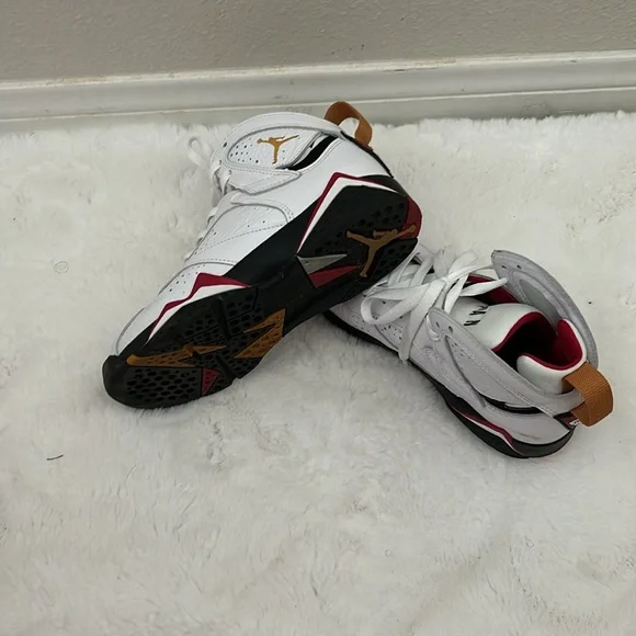 Jordan Sneakers Euc - Picture 5 of 6